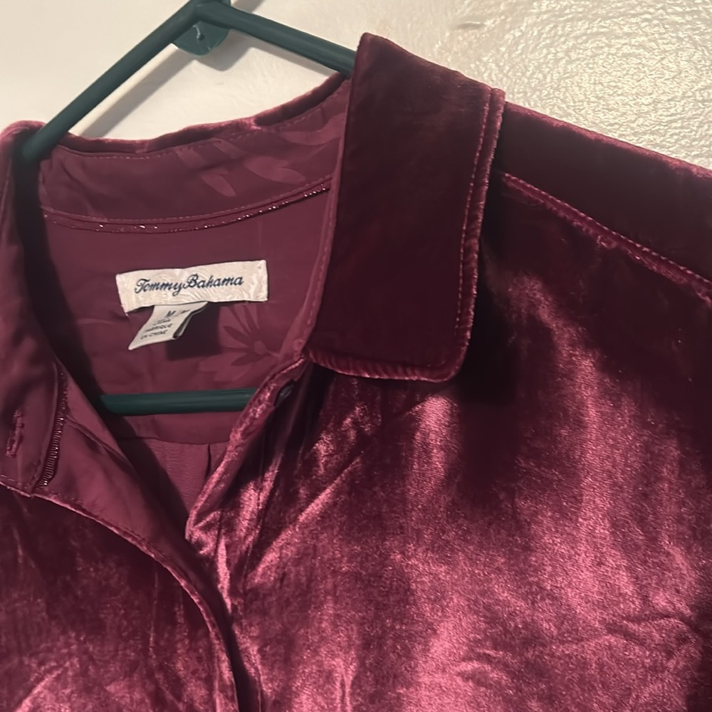 Tommy Bahama pink velvet silk-blend Button Up shirt. Medium - Picture 5 of 6